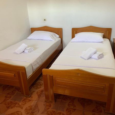Hillside Apartments Ксамил Екстериор снимка