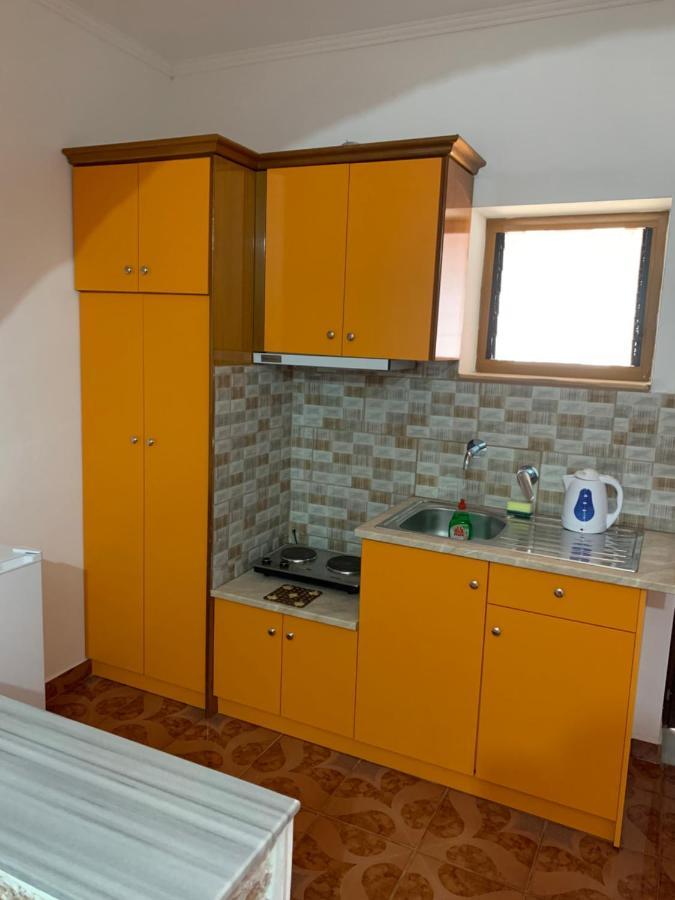 Hillside Apartments Ксамил Екстериор снимка
