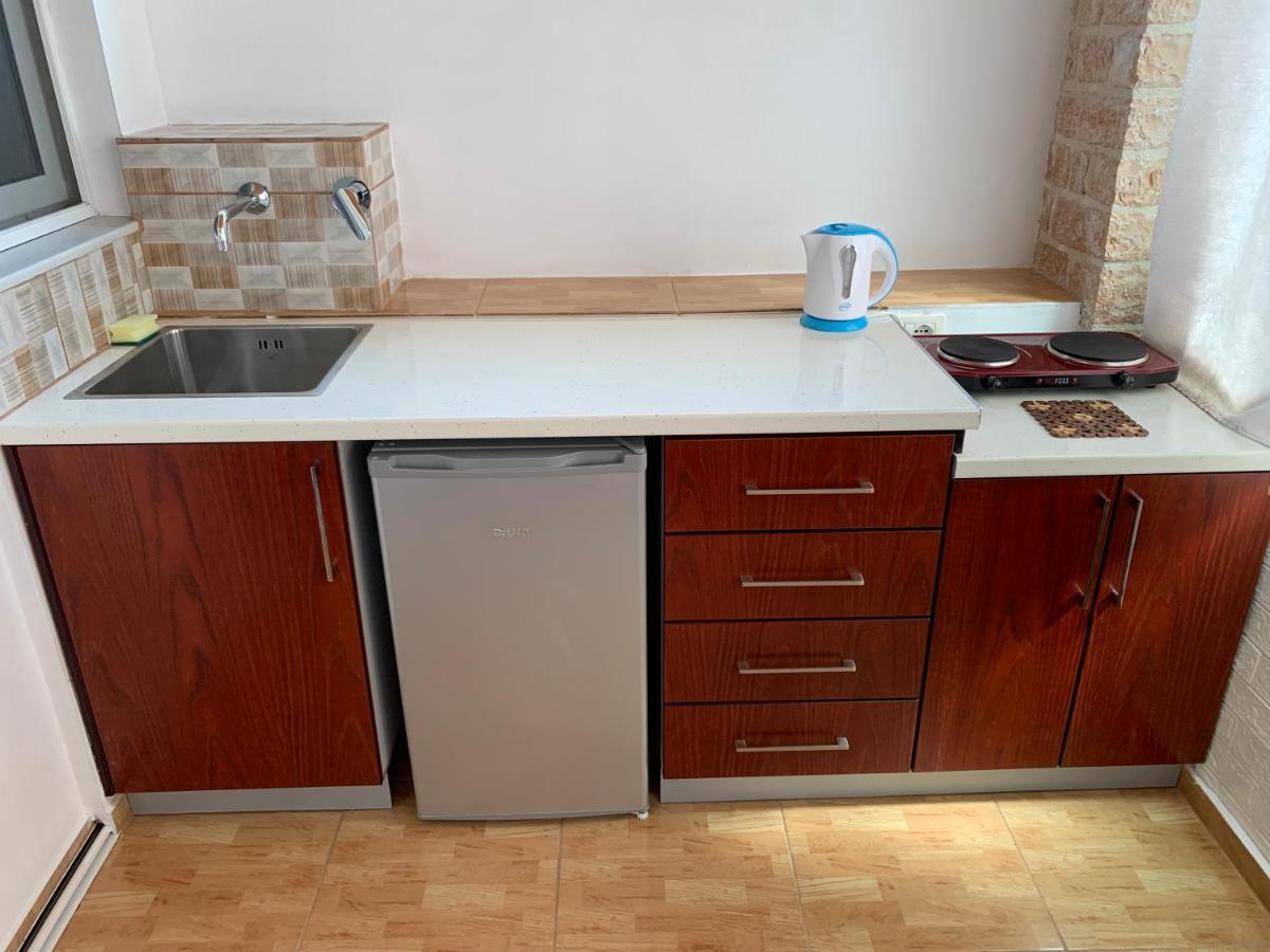 Hillside Apartments Ксамил Екстериор снимка