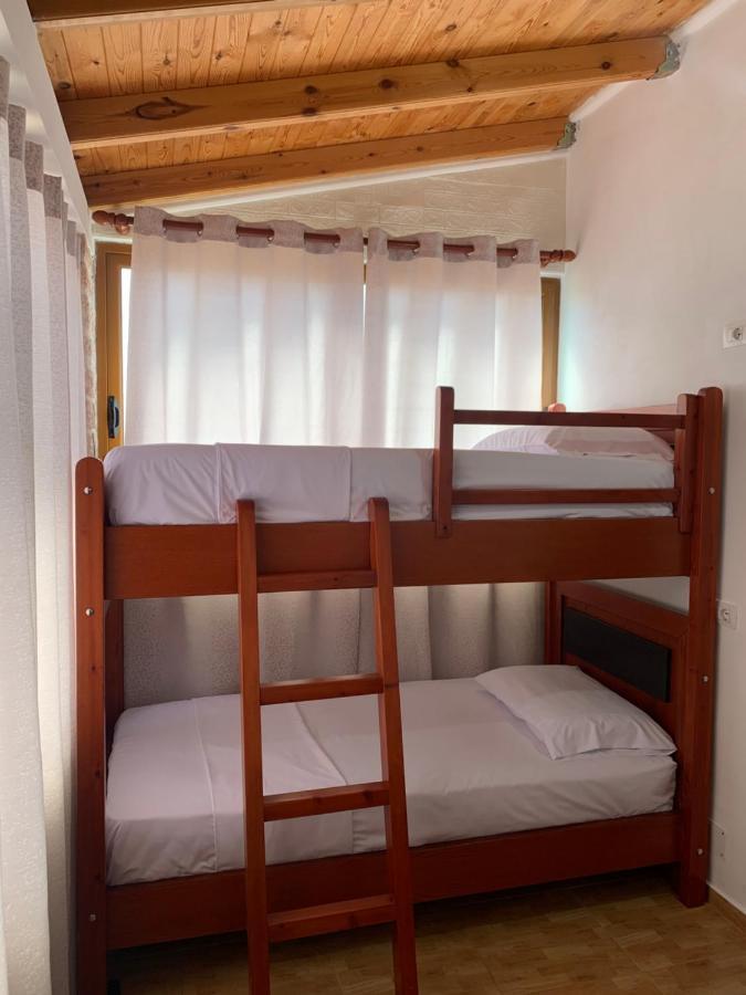 Hillside Apartments Ксамил Екстериор снимка