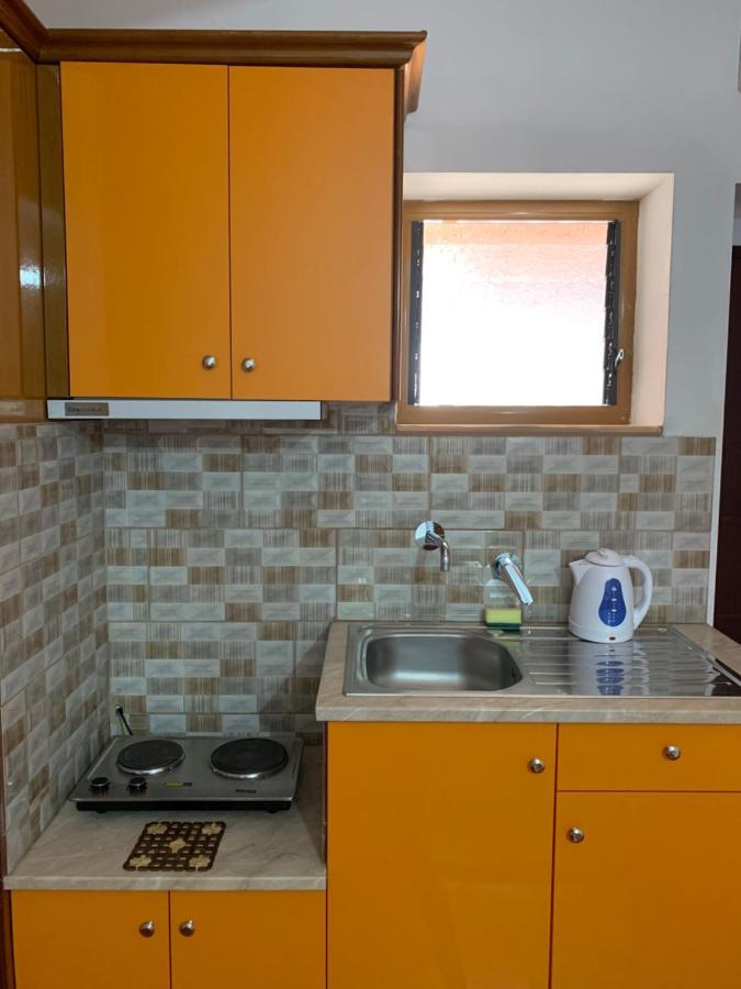 Hillside Apartments Ксамил Екстериор снимка