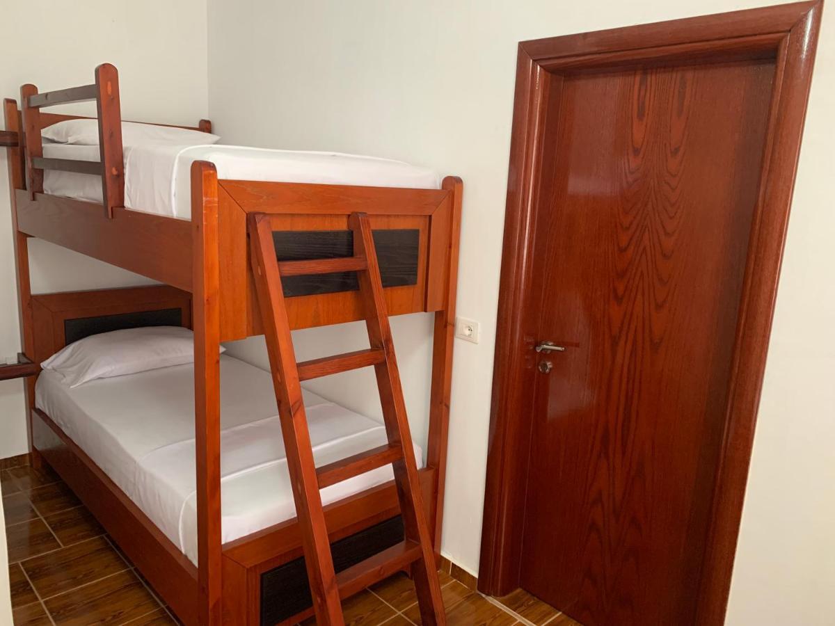Hillside Apartments Ксамил Екстериор снимка